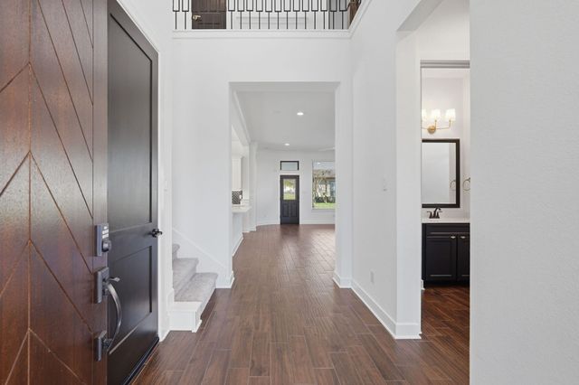 310 Edgewood Drive, Montgomery, TX 77356