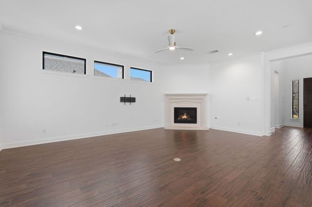 310 Edgewood Drive, Montgomery, TX 77356