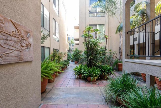 1235 Parker Pl 2B, San Diego, CA 92109