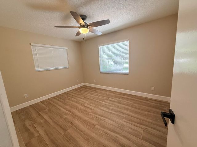 550 SW Natura Avenue, Deerfield Beach, FL 33441