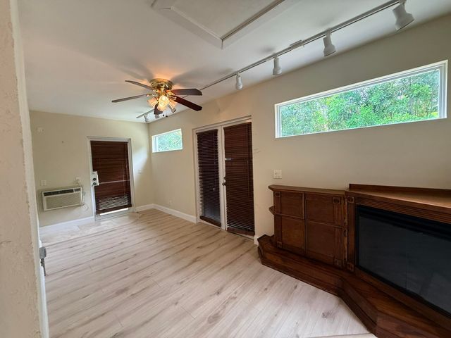 550 SW Natura Avenue, Deerfield Beach, FL 33441
