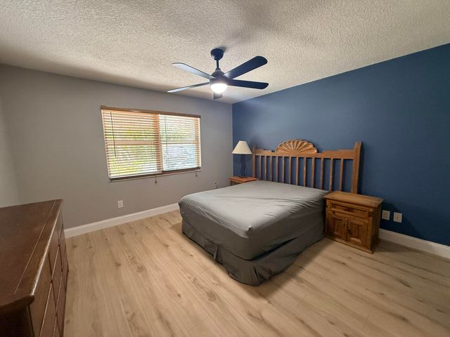 550 SW Natura Avenue, Deerfield Beach, FL 33441
