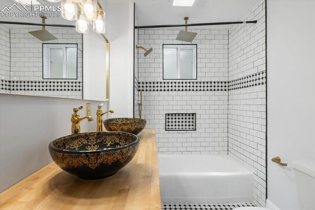 125 Ruxton Avenue, Manitou Springs, CO 80829