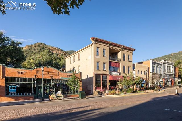 125 Ruxton Avenue, Manitou Springs, CO 80829