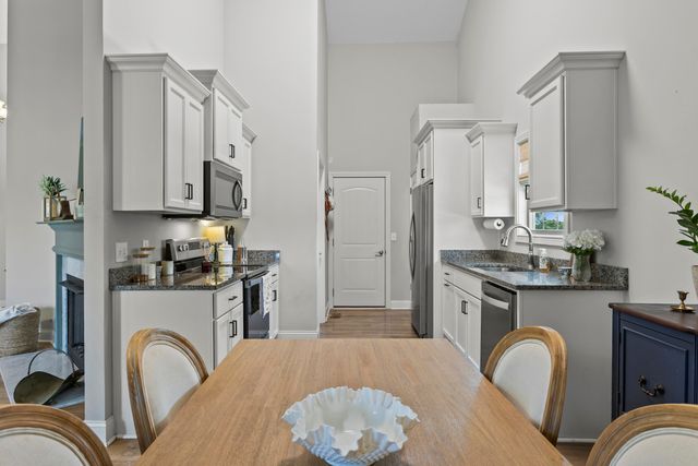 893 Ridgeview Drive, Frankfort, KY 40601