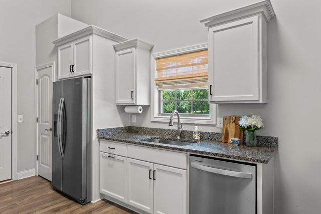 893 Ridgeview Drive, Frankfort, KY 40601