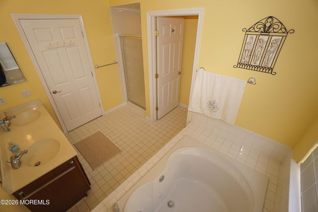 20 Turtle Creek Run 20, Barnegat, NJ 08005