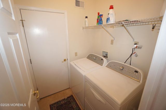 20 Turtle Creek Run 20, Barnegat, NJ 08005