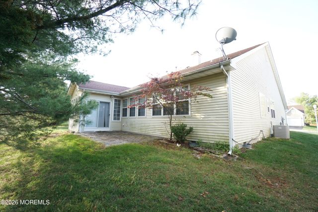 20 Turtle Creek Run 20, Barnegat, NJ 08005