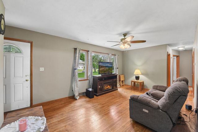 538 S Wasson Lane, River Falls, WI 54022