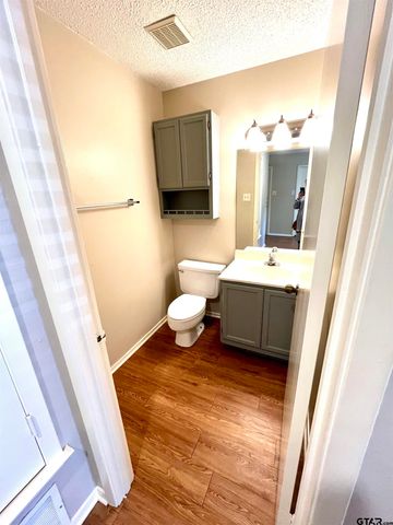 2501 Villa Ct., Tyler, TX 75703