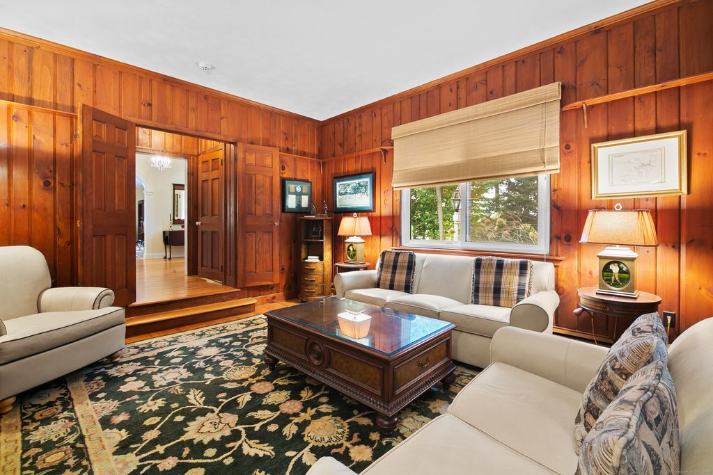 435 West Wakefield Boulevard