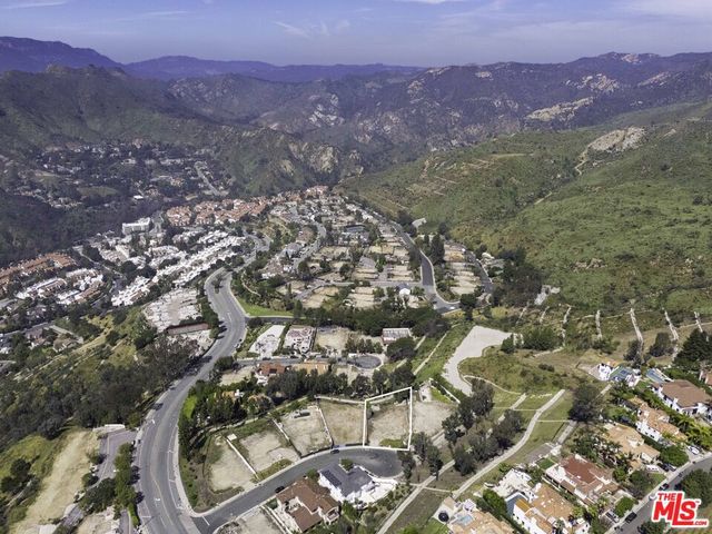 1433 El Bosque Court, Pacific Palisades, CA 90272