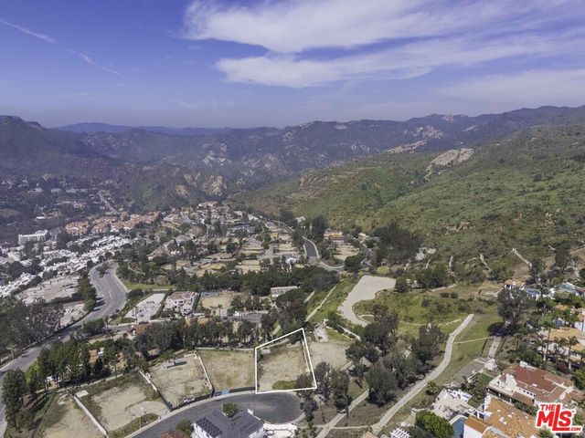 1433 El Bosque Court, Pacific Palisades, CA 90272
