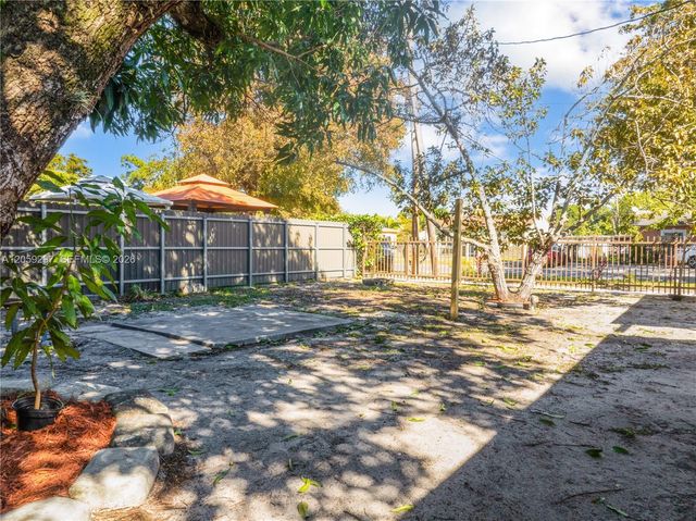 12210 NW 10th Avenue, North Miami, FL 33168