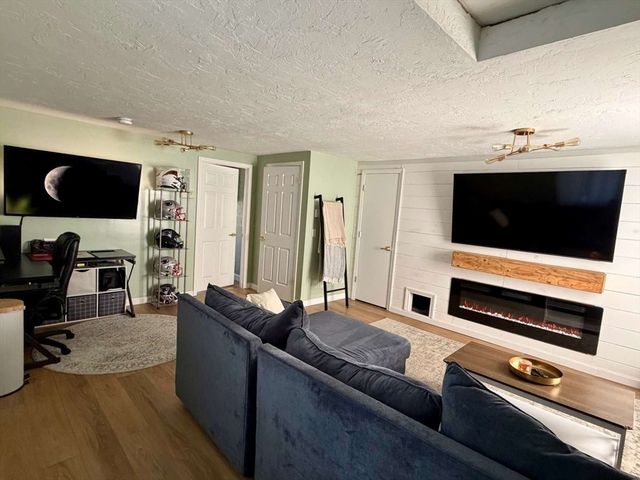 28 Ladybank, Worcester, MA 01606