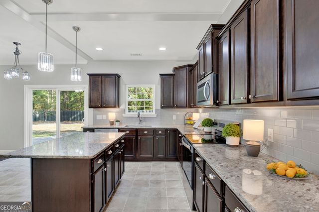 525 Dalcross Drive, Richmond Hill, GA 31324