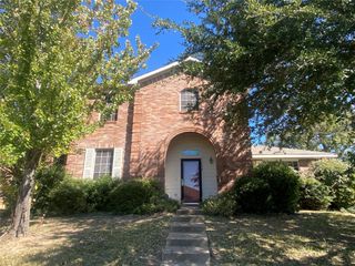 120 Cayman Drive, Lancaster, TX 75146