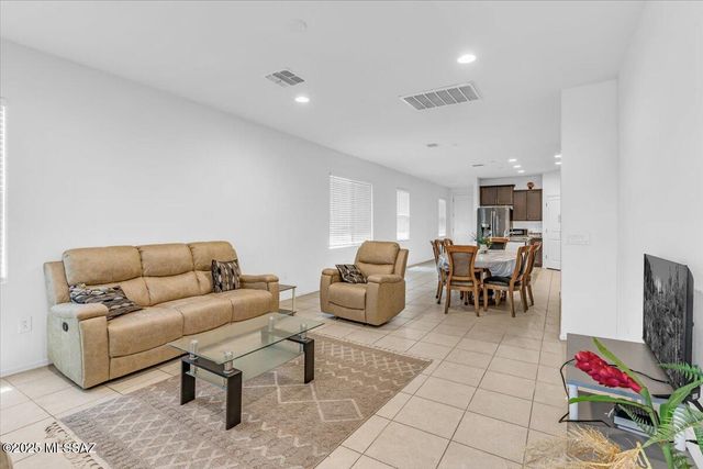 6783 E Paseo De Villalobos, Tucson, AZ 85756