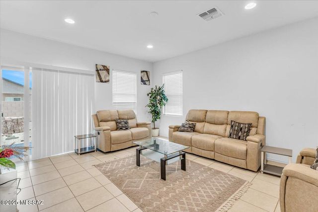 6783 E Paseo De Villalobos, Tucson, AZ 85756