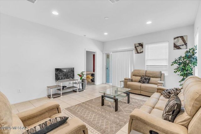 6783 E Paseo De Villalobos, Tucson, AZ 85756