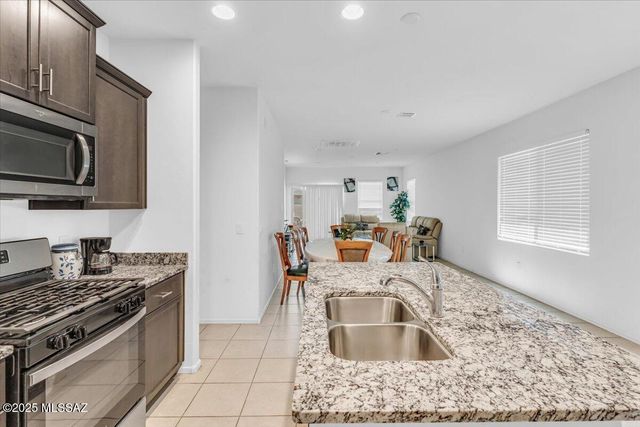 6783 E Paseo De Villalobos, Tucson, AZ 85756