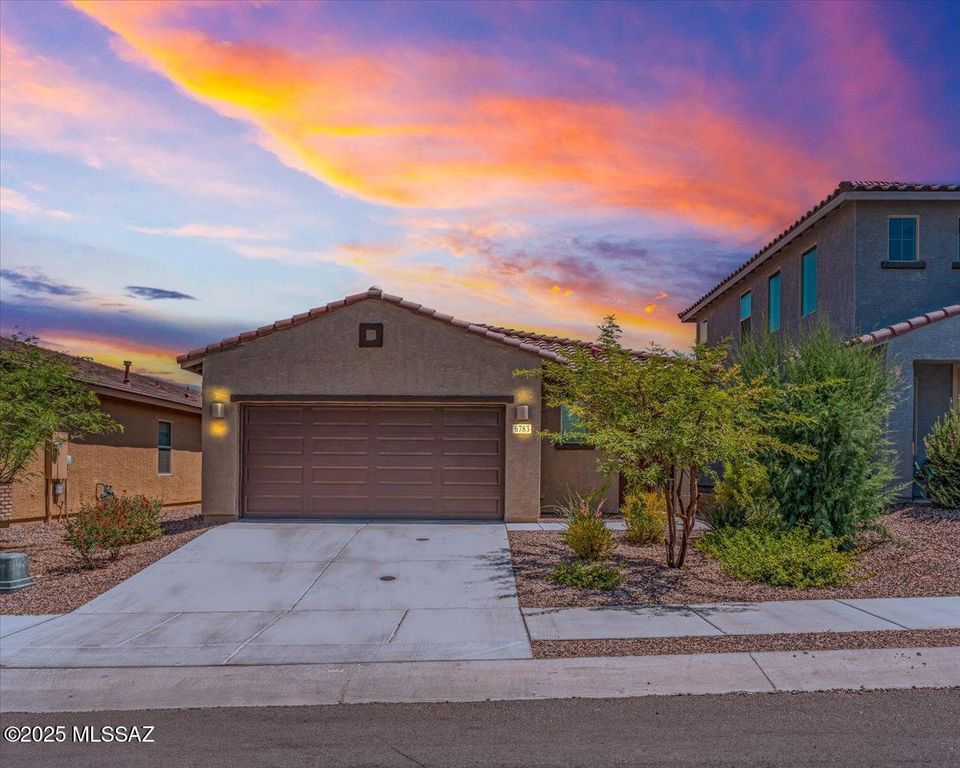 6783 E Paseo De Villalobos, Tucson, AZ 85756