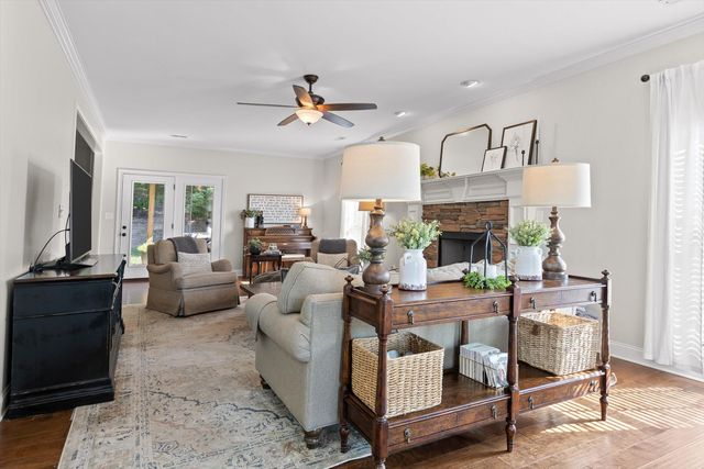 10045 Fox Cove Road, Knoxville, TN 37922