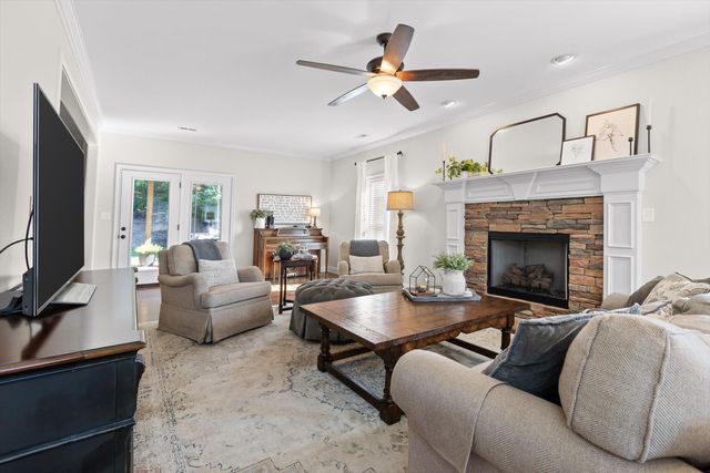 10045 Fox Cove Road, Knoxville, TN 37922