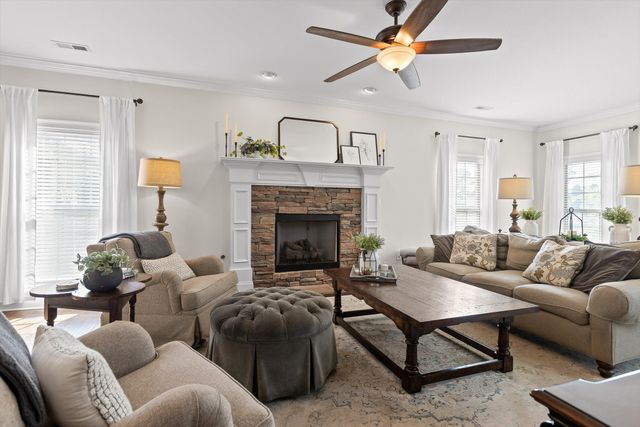 10045 Fox Cove Road, Knoxville, TN 37922