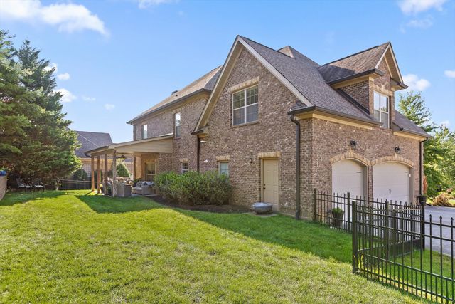 10045 Fox Cove Road, Knoxville, TN 37922