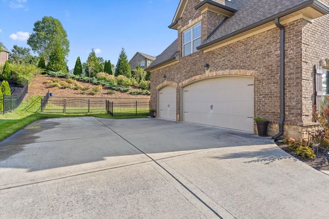 10045 Fox Cove Road, Knoxville, TN 37922