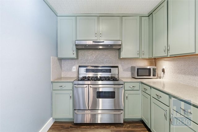 6809 Columbia DR, Austin, TX 78723