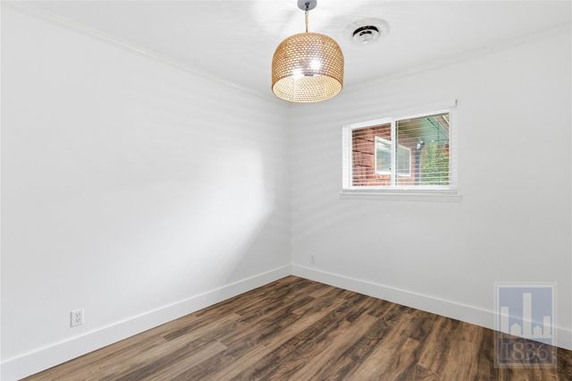 6809 Columbia DR, Austin, TX 78723