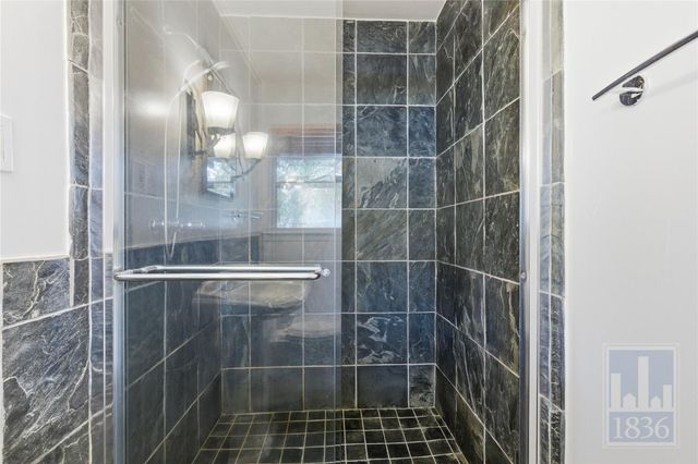 6809 Columbia DR, Austin, TX 78723