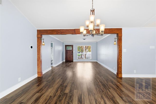 6809 Columbia DR, Austin, TX 78723