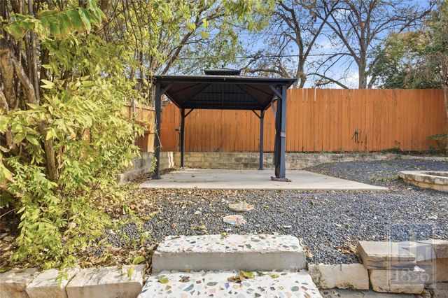 6809 Columbia DR, Austin, TX 78723