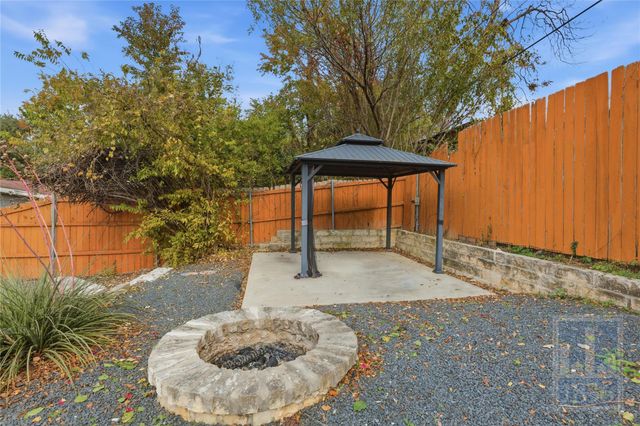 6809 Columbia DR, Austin, TX 78723