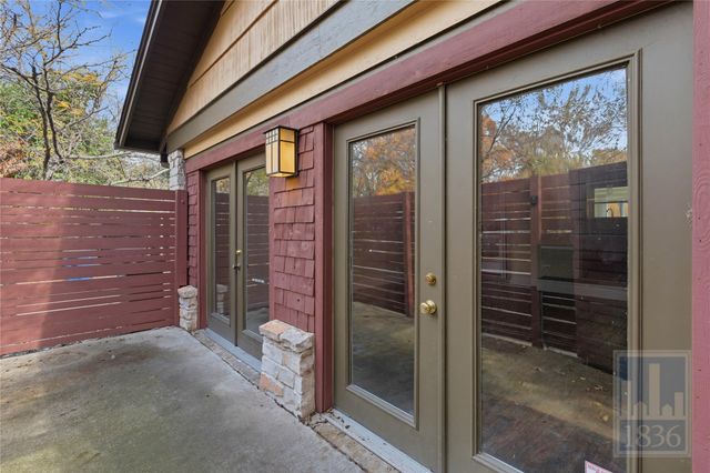 6809 Columbia DR, Austin, TX 78723