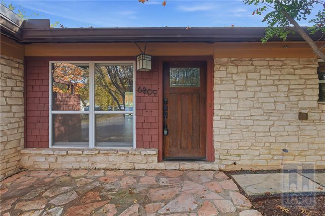 6809 Columbia DR, Austin, TX 78723