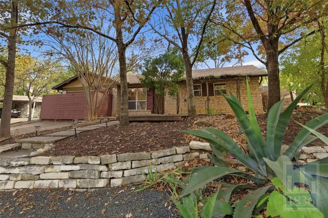 6809 Columbia DR, Austin, TX 78723