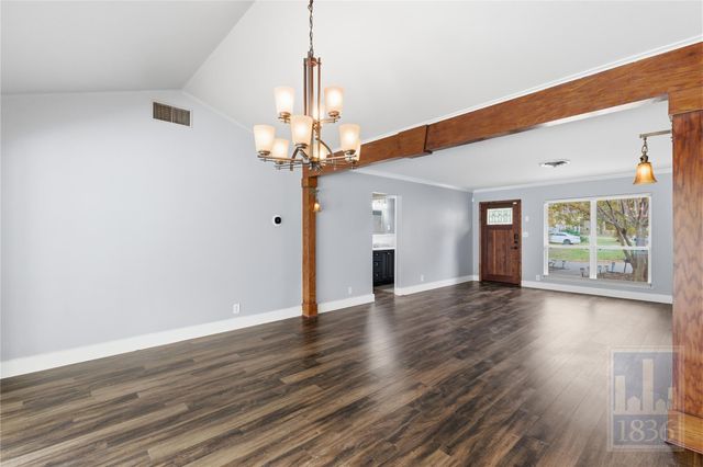 6809 Columbia DR, Austin, TX 78723