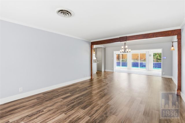 6809 Columbia DR, Austin, TX 78723