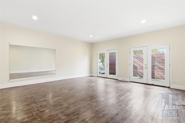 6809 Columbia DR, Austin, TX 78723