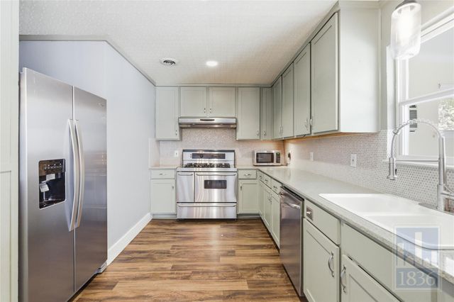 6809 Columbia DR, Austin, TX 78723