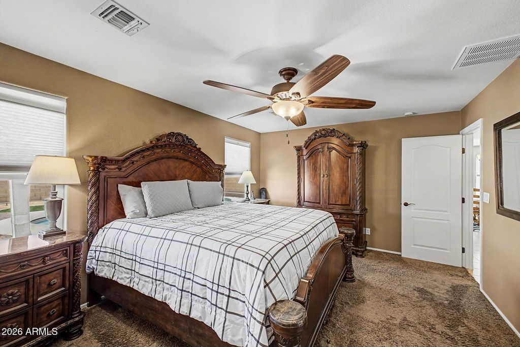 Image 11 of property listing at 17706 W RED BIRD Road, Surprise, AZ 85387