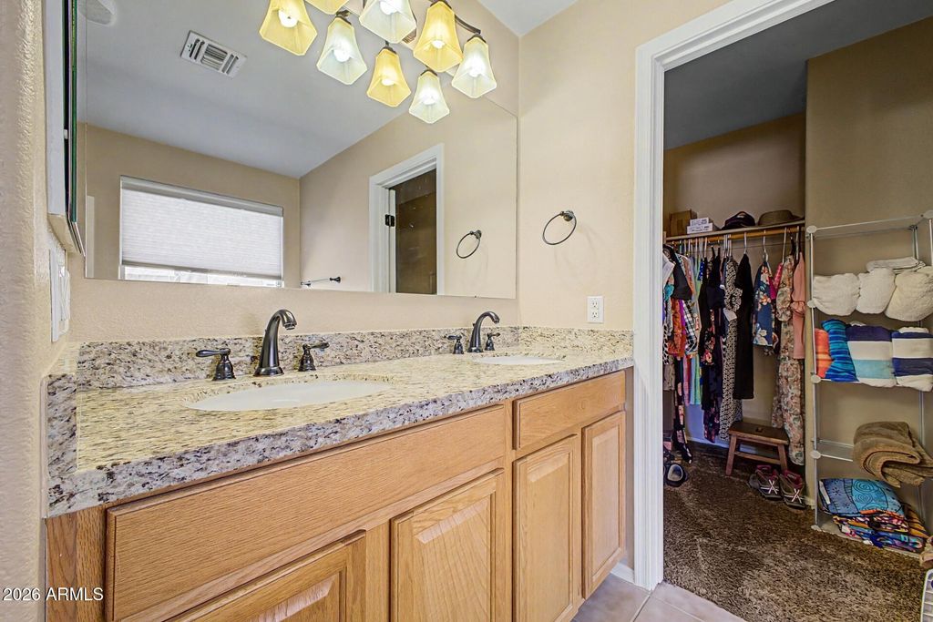 Image 13 of property listing at 17706 W RED BIRD Road, Surprise, AZ 85387