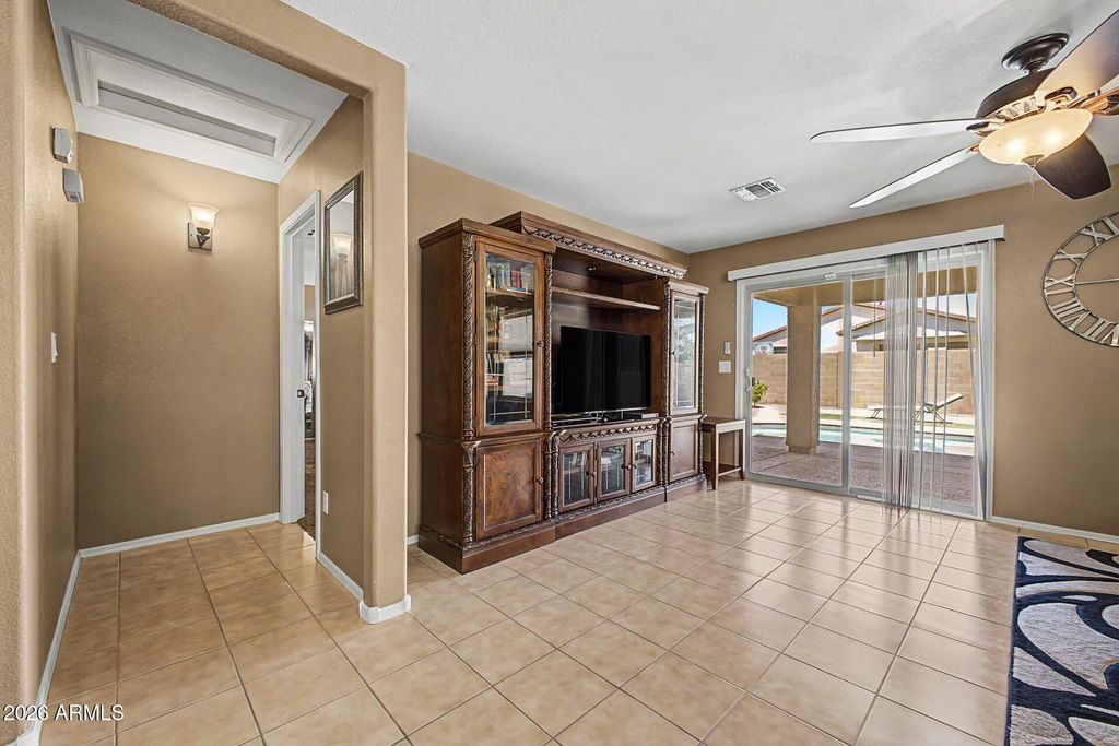 Image 6 of property listing at 17706 W RED BIRD Road, Surprise, AZ 85387