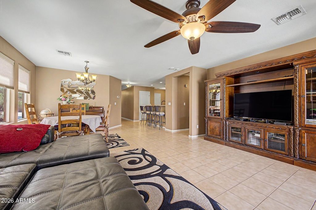 Image 7 of property listing at 17706 W RED BIRD Road, Surprise, AZ 85387