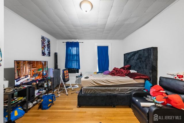 270 Suydam Street, New Brunswick, NJ 08901